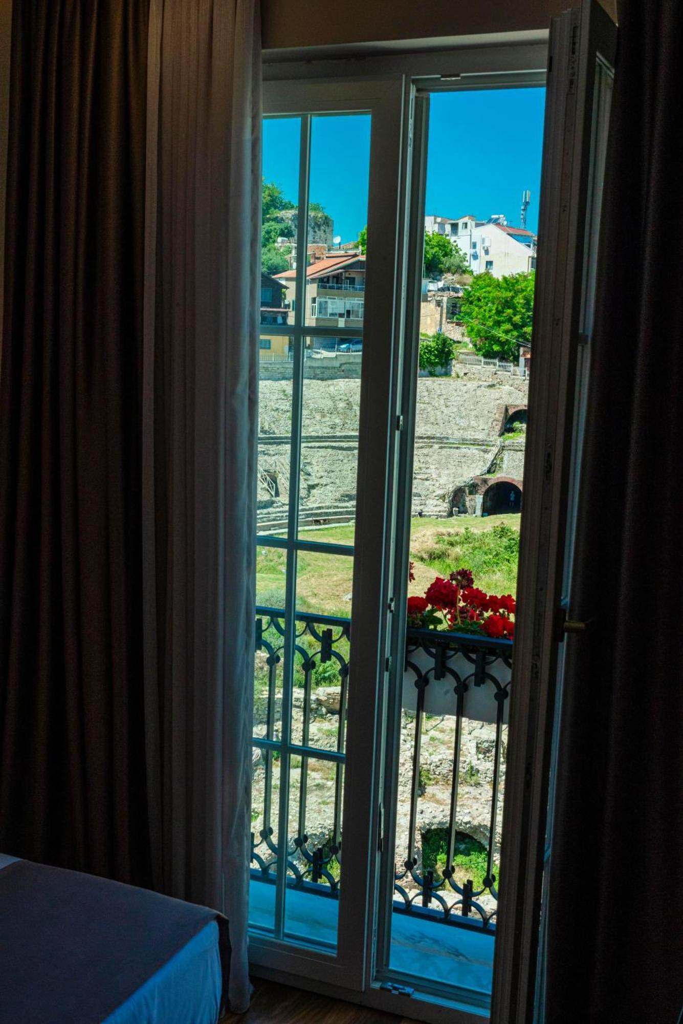 Art Gallery Boutique Hotel Durrës Kültér fotó